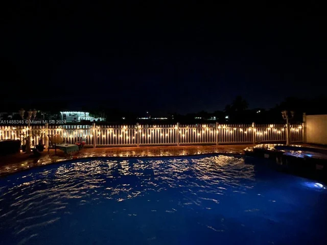 15973 SW 53rd Ter, Miami FL 33185