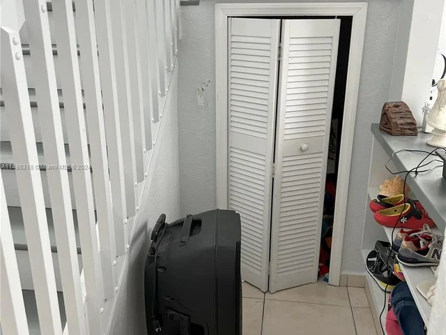 15973 SW 53rd Ter, Miami FL 33185