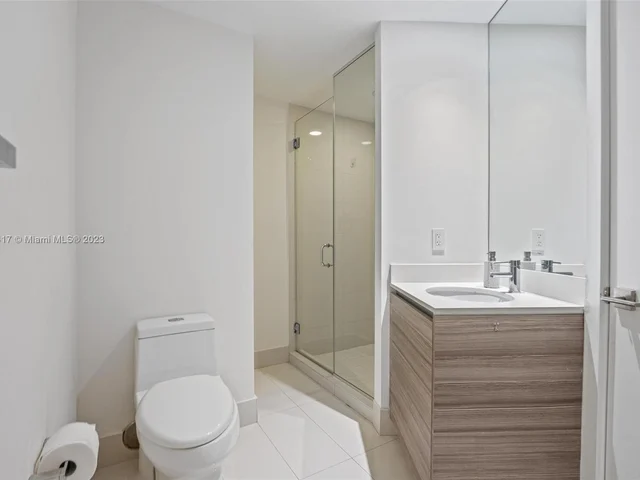 121 NE 34th St # 909, Miami FL 33137