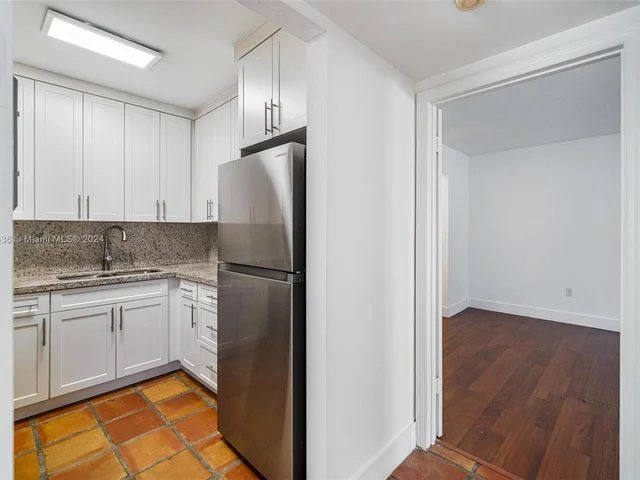 2918 Bird Ave # 4, Miami FL 33133