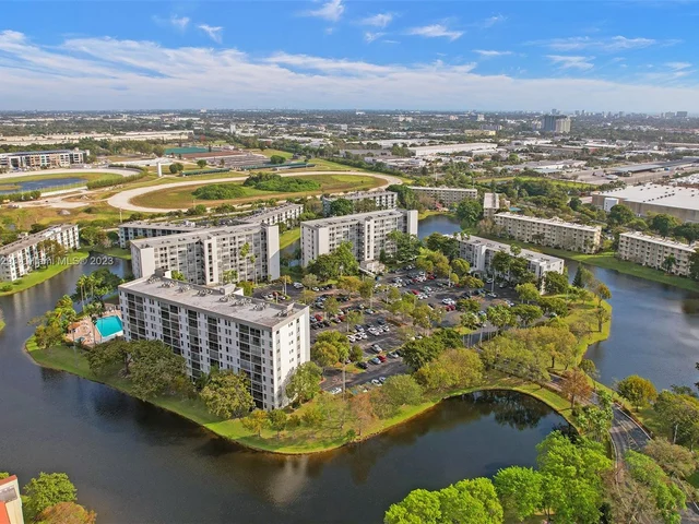 2215 Cypress Island Dr # 603, Pompano Beach FL 33069