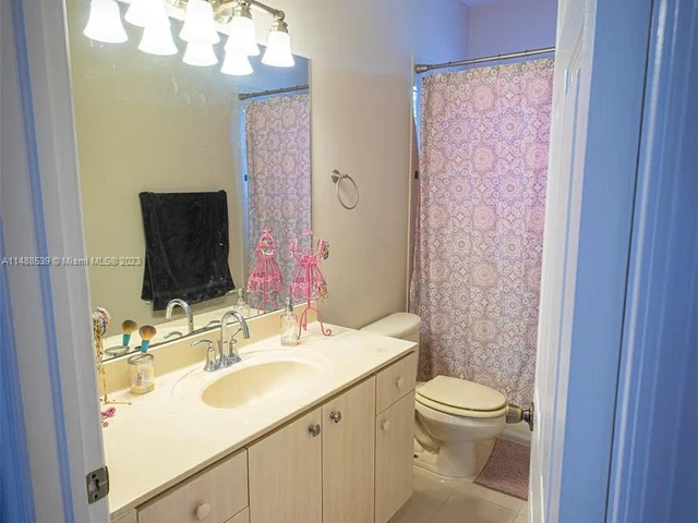 1100 SE 16th Ave, Homestead FL 33035