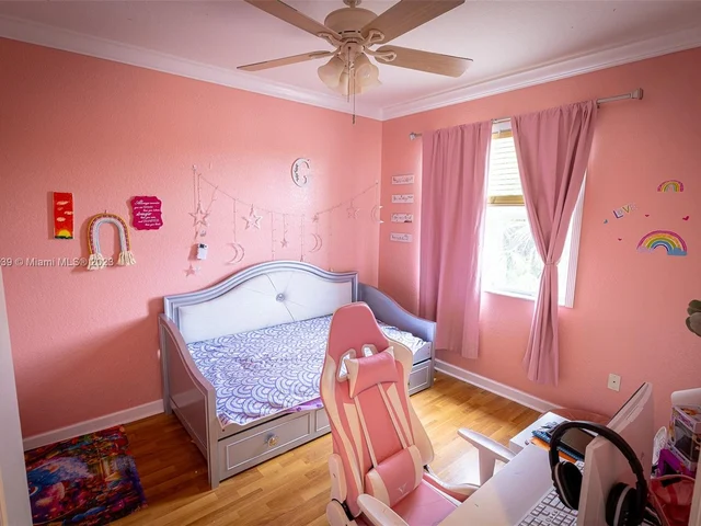 1100 SE 16th Ave, Homestead FL 33035