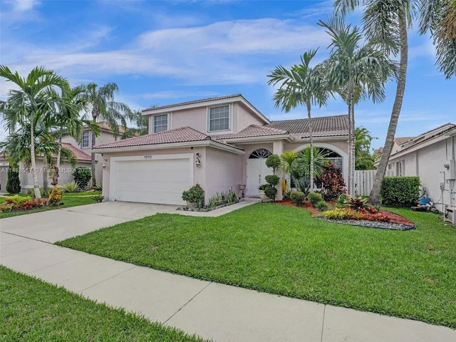 1930 NW 182nd Ter, Pembroke Pines FL 33029