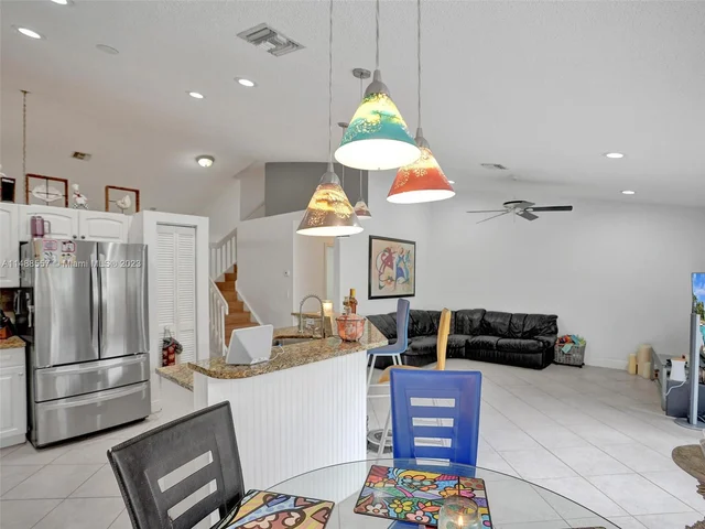 1930 NW 182nd Ter, Pembroke Pines FL 33029