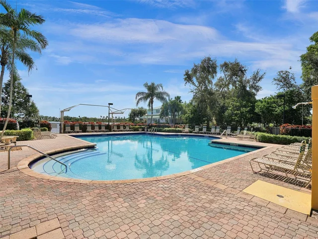 1930 NW 182nd Ter, Pembroke Pines FL 33029