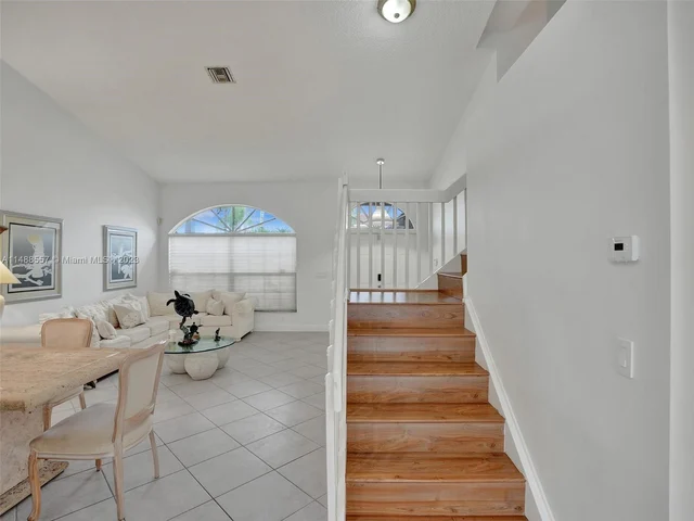 1930 NW 182nd Ter, Pembroke Pines FL 33029