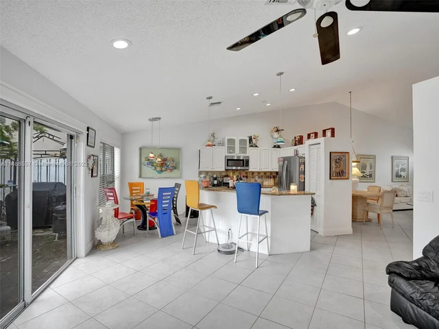 1930 NW 182nd Ter, Pembroke Pines FL 33029