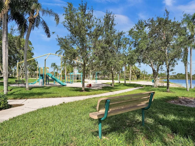 1930 NW 182nd Ter, Pembroke Pines FL 33029