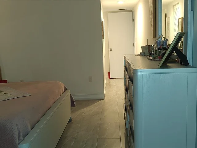 1460 Sheridan St # 2D, Hollywood FL 33020