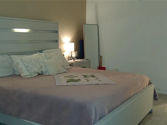 1460 Sheridan St # 2D, Hollywood FL 33020