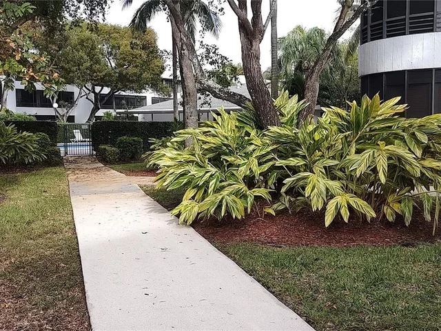 1460 Sheridan St # 2D, Hollywood FL 33020