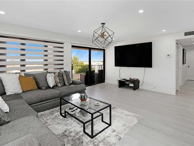 14203 SW 66th St # 503, Miami FL 33183