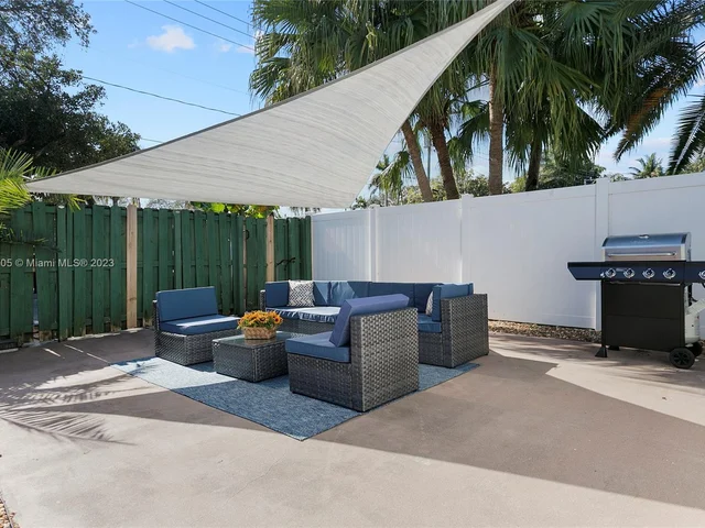 1422 Coolidge St, Hollywood FL 33020