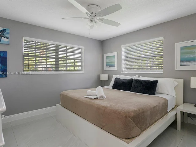 1422 Coolidge St, Hollywood FL 33020