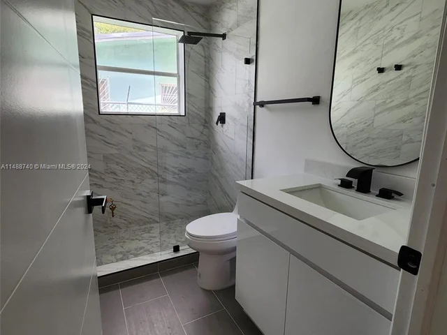 1247 NW 28th St # 3, Miami FL 33142