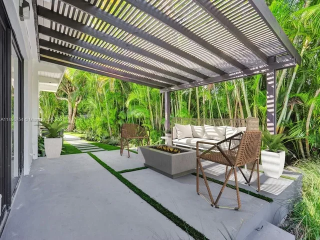 18560 NE 20th Ct, North Miami Beach FL 33179