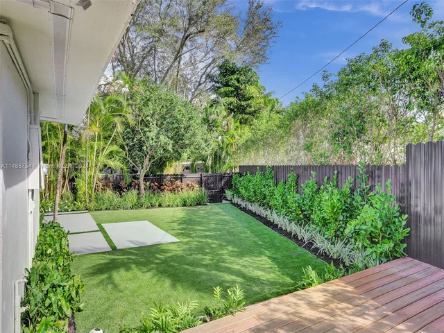 18560 NE 20th Ct, North Miami Beach FL 33179