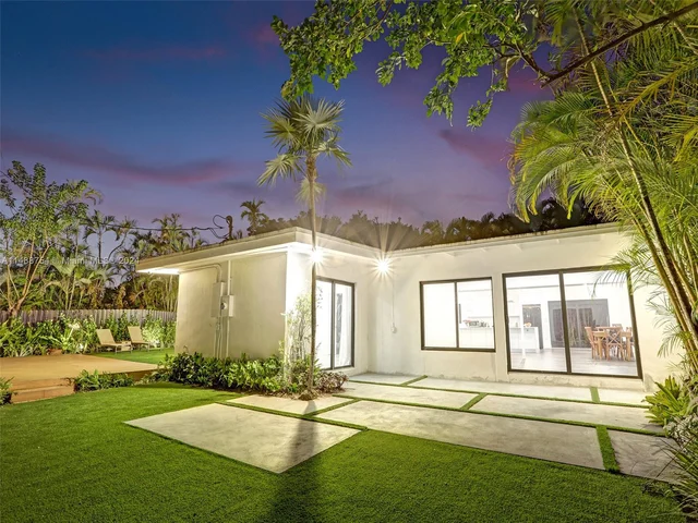 18560 NE 20th Ct, North Miami Beach FL 33179