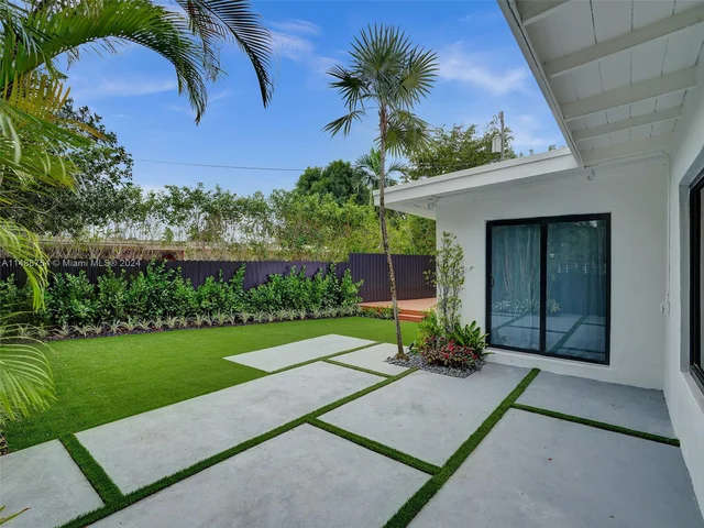 18560 NE 20th Ct, North Miami Beach FL 33179