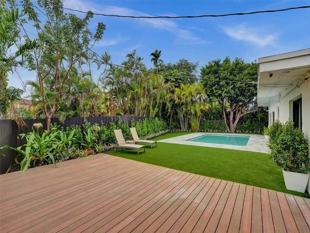 18560 NE 20th Ct, North Miami Beach FL 33179