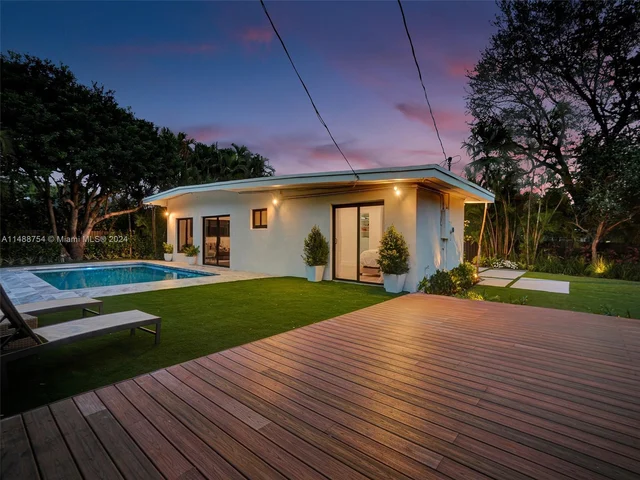 18560 NE 20th Ct, North Miami Beach FL 33179