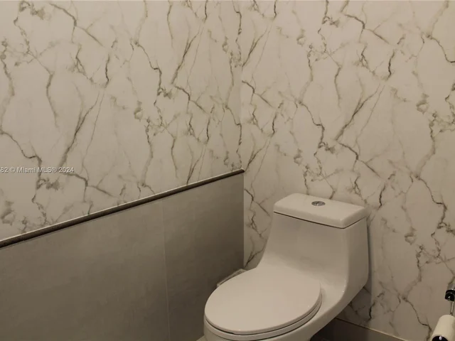 1060 Brickell Ave # 2505, Miami FL 33131