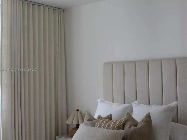 1060 Brickell Ave # 2505, Miami FL 33131