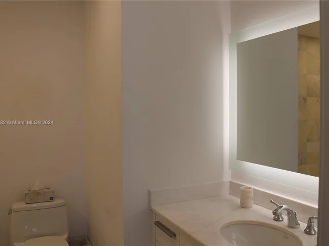 1060 Brickell Ave # 2505, Miami FL 33131