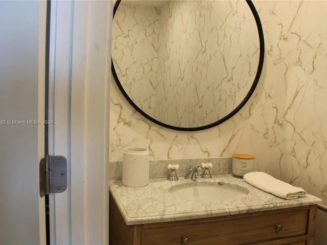 1060 Brickell Ave # 2505, Miami FL 33131