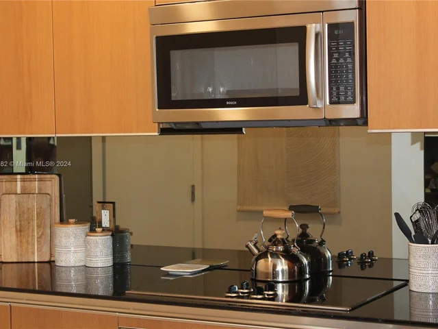 1060 Brickell Ave # 2505, Miami FL 33131