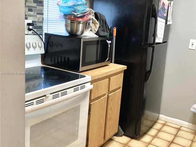 8600 N Sherman Cir # 404, Miramar FL 33025