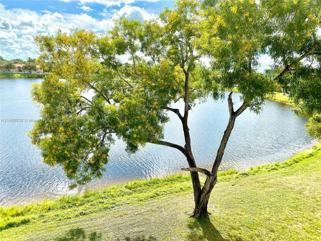 8600 N Sherman Cir # 404, Miramar FL 33025