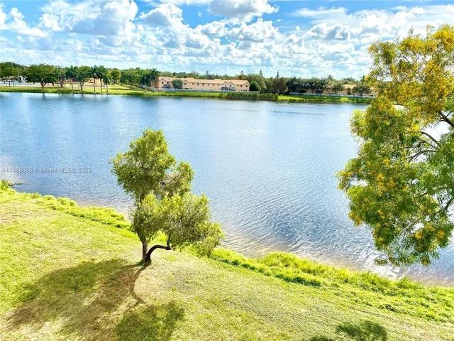 8600 N Sherman Cir # 404, Miramar FL 33025