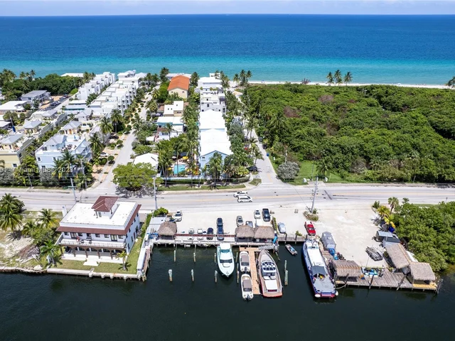 387 Franklin St, Hollywood FL 33019