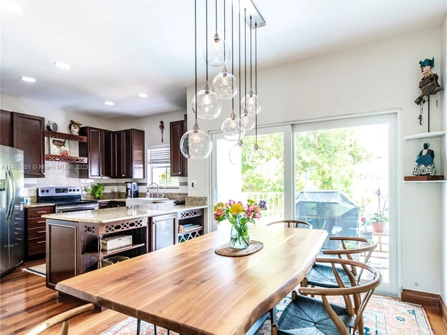 387 Franklin St, Hollywood FL 33019