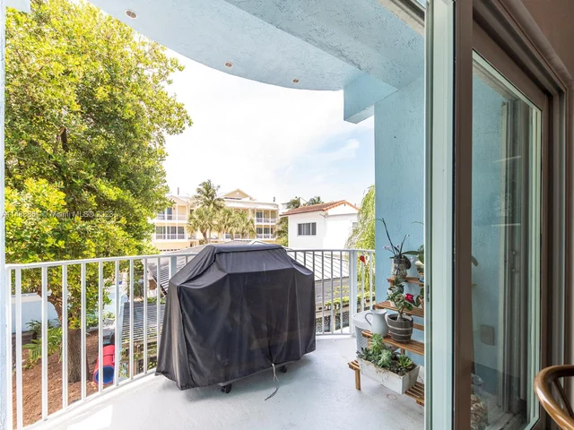 387 Franklin St, Hollywood FL 33019