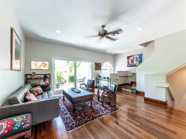 387 Franklin St, Hollywood FL 33019