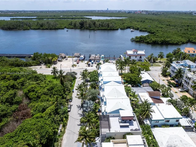 387 Franklin St, Hollywood FL 33019