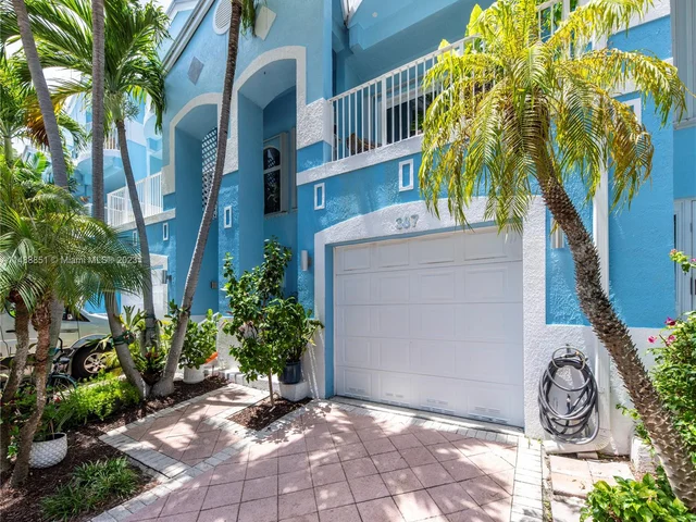 387 Franklin St, Hollywood FL 33019