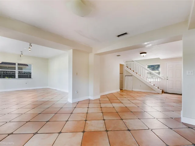 3698 Franklin Ave, Miami FL 33133