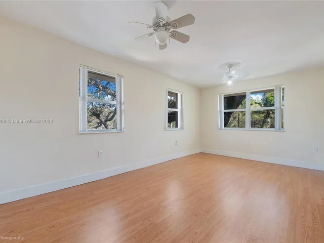 3698 Franklin Ave, Miami FL 33133