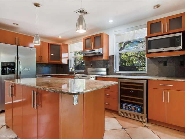 3698 Franklin Ave, Miami FL 33133