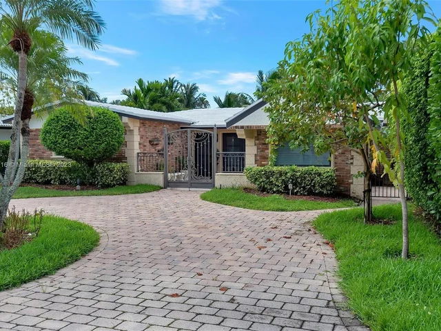 2720 SE 14th St, Pompano Beach FL 33062