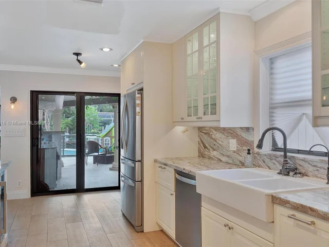 2720 SE 14th St, Pompano Beach FL 33062