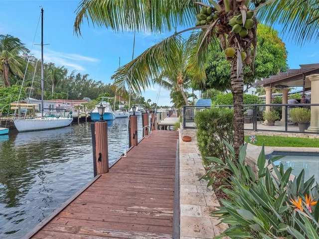 2720 SE 14th St, Pompano Beach FL 33062