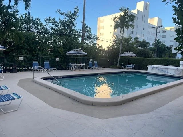 1050 93rd St # 3D, Bay Harbor Islands FL 33154