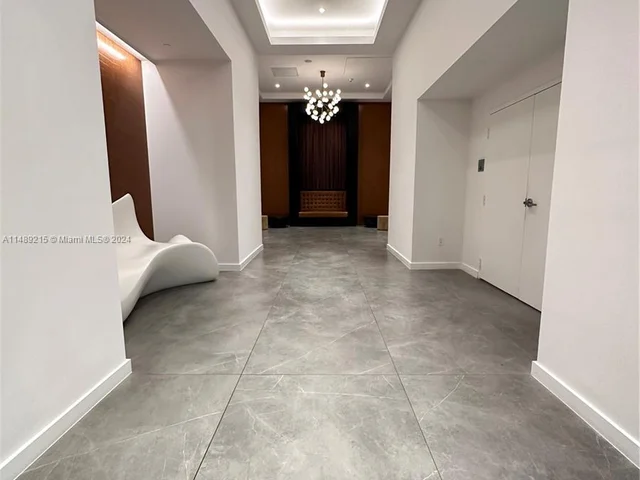 350 S Miami Ave # 3501, Miami FL 33130