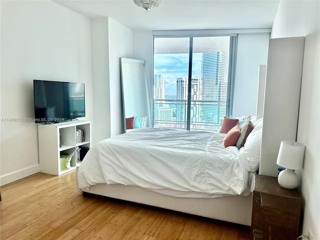 350 S Miami Ave # 3501, Miami FL 33130