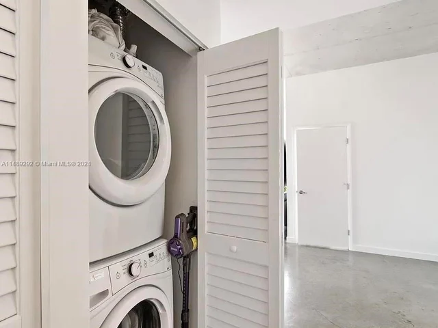 151 SE 1st St # 2411, Miami FL 33131